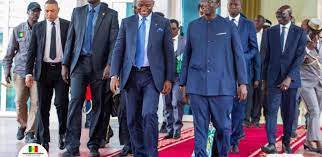 En visite de travail au Sénégal : le président du Gabon reçu par Amadou Ba