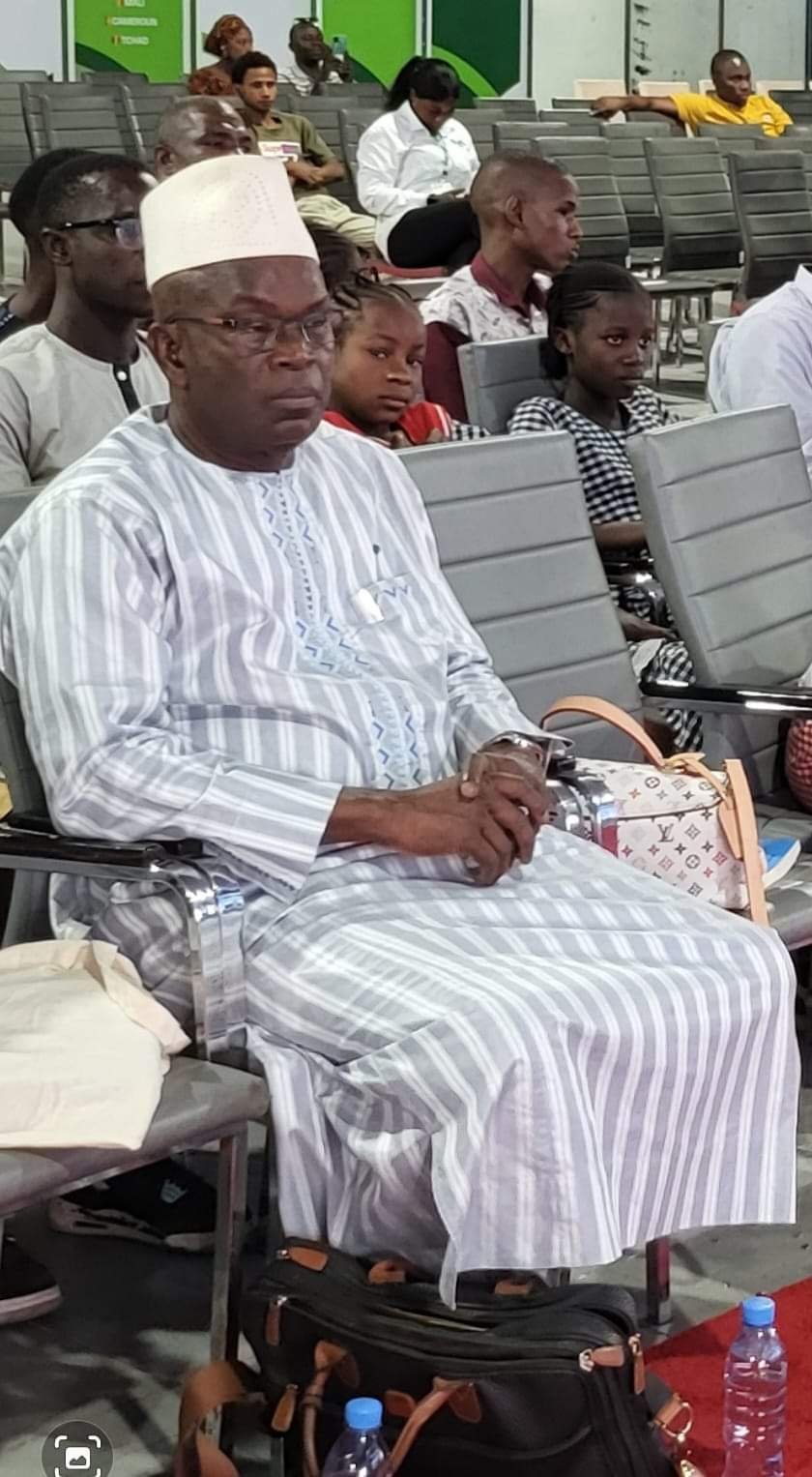 Rencontre émouvante des élèves avec l’œuvre du Colonel Moumar Guèye à Conakry – Sénégal Njaay – Senegal-njaay.com