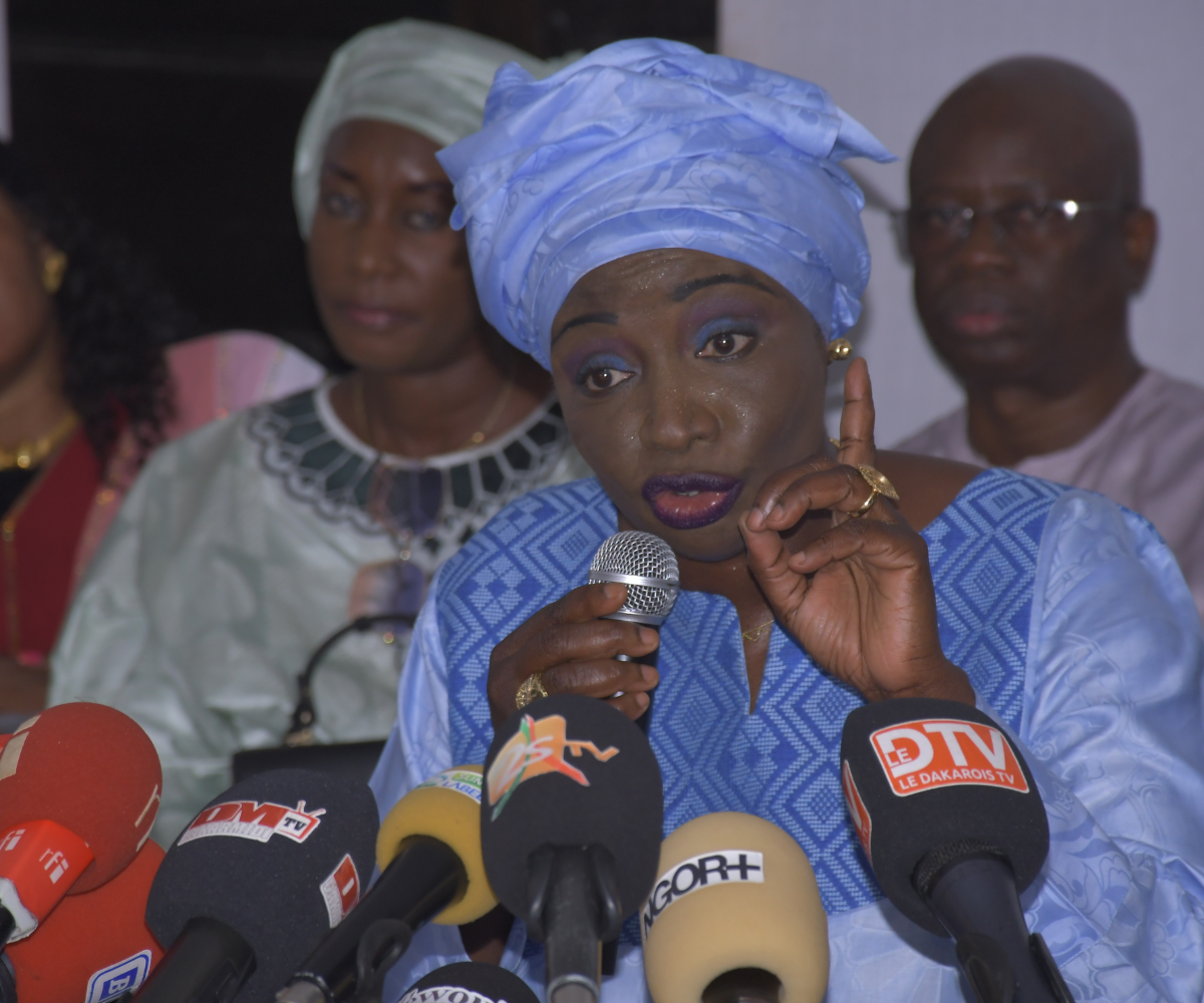 Crise politique : Mimi Touré répond à Diouf et Wade