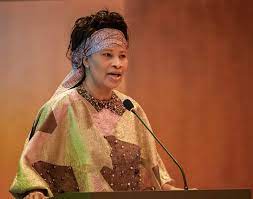 Crise politique : Aissata Tall Sall vole au secours de Macky Sall devant la presse française