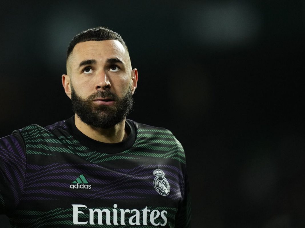 Benzema en « lien » avec les Frères musulmans : Darmanin retirera ses propos si le footballeur twitte sur l’assassinat de Dominique Bernard