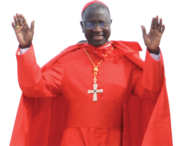 Cérémonie de dédicace : Cardinal Théodore Adrien Sarr présente son livre