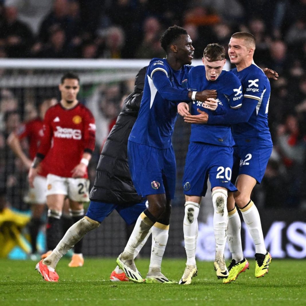 Chelsea vainqueur renversant de Manchester United grâce à un triplé de Cole Palmer