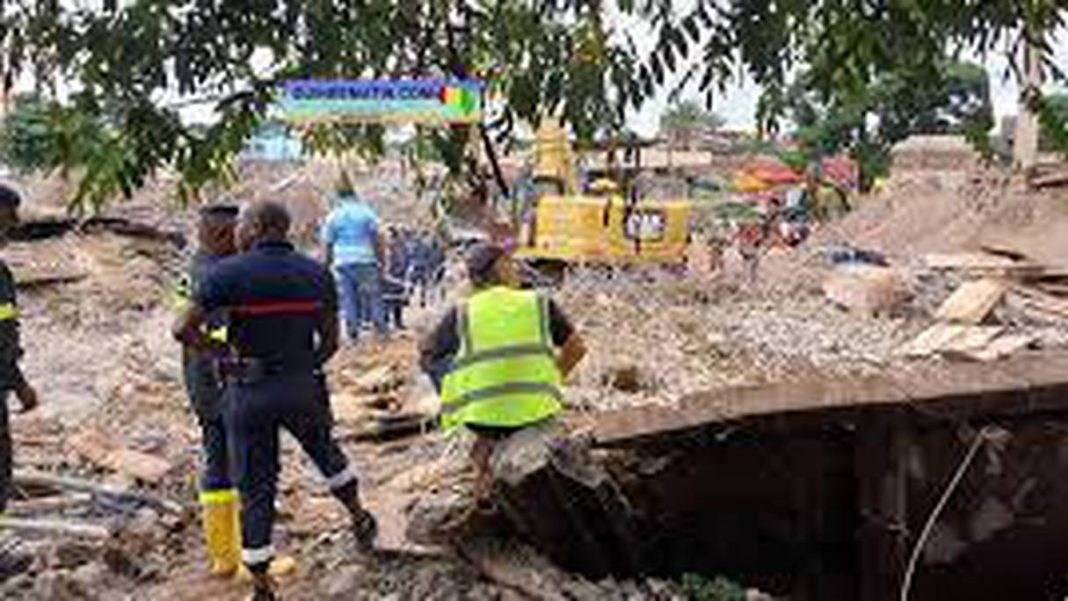 GUINÉE – Cinq corps retrouvés après l’effondrement de deux immeubles à Conakry