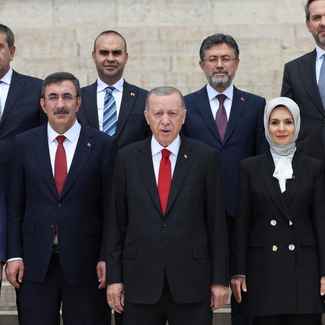 TURQUIE – Mahinur Ozdemir, étoile filante de la politique belge devenue ministre d’Erdogan