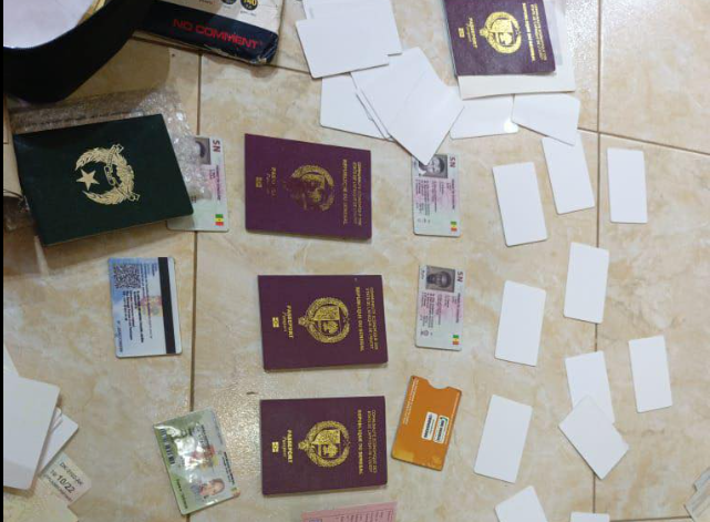 Faux passeports, visas et permis : la gendarmerie frappe un grand coup